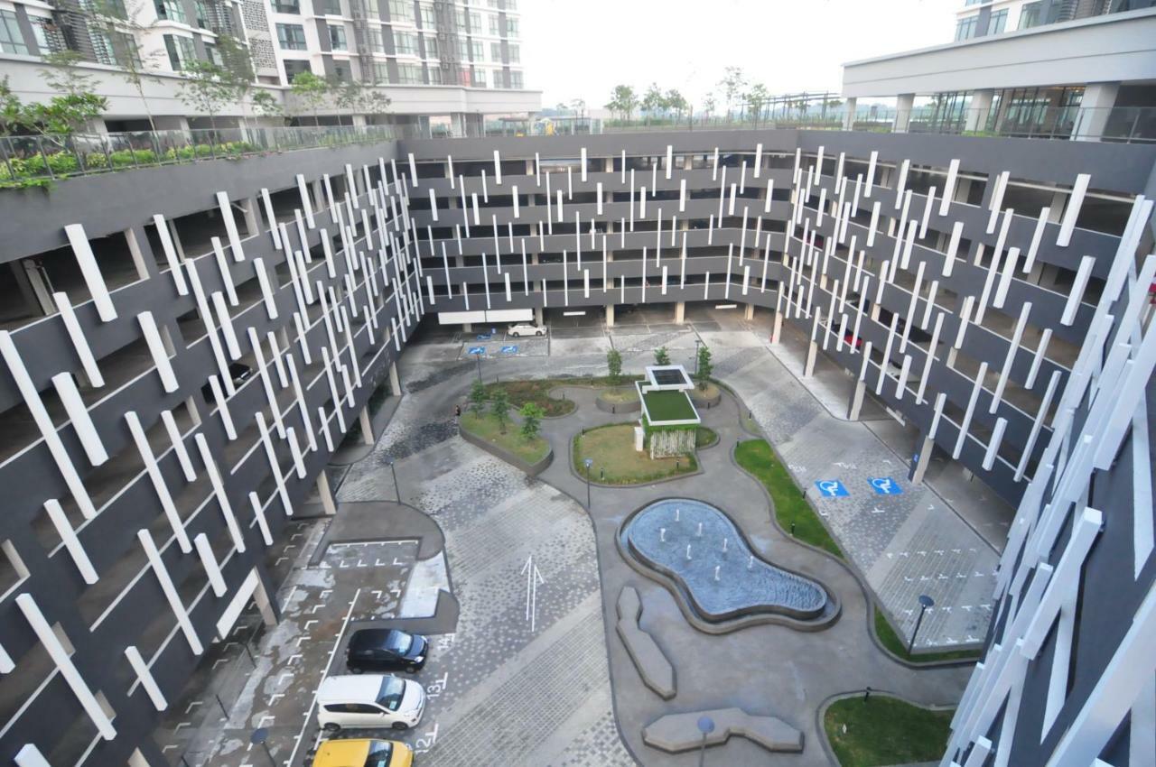 Kenwingston Square Garden By Idealhub Cyberjaya Exterior photo